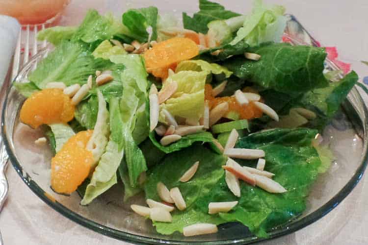 Mandarin Orange Romaine Salad | Traditional Thanksgiving Dinner Menu and Recipes, with a printable menu card (great for dressing up your Thanksgiving dinner table) and cooking schedule to help make sure everything gets done on time