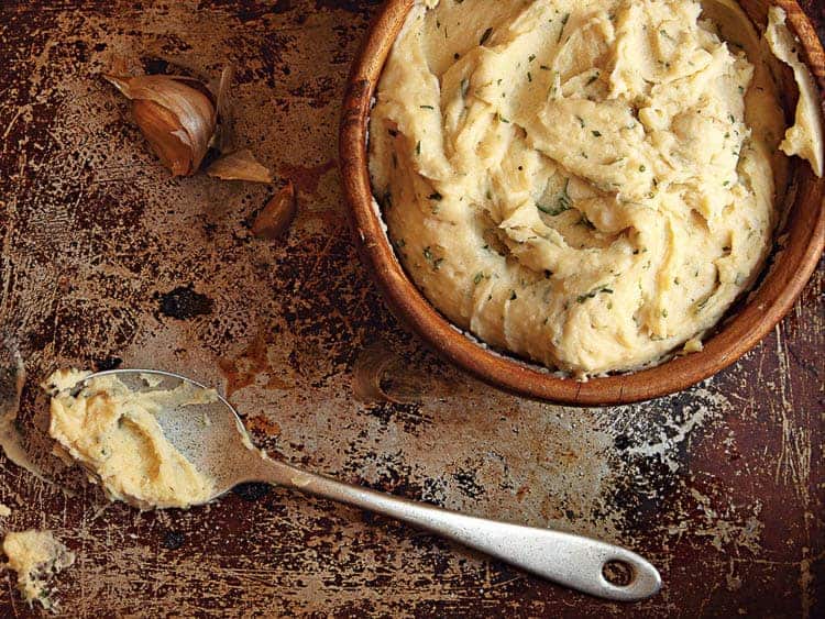 Julia Child's Garlic Mashed Potatoes | Traditional Thanksgiving Dinner Menu and Recipes, with a printable menu card (great for dressing up your Thanksgiving dinner table) and cooking schedule to help make sure everything gets done on time