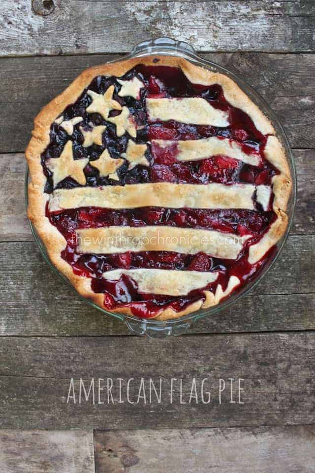American Flag Berry Pie (via colorsandcraft.com)