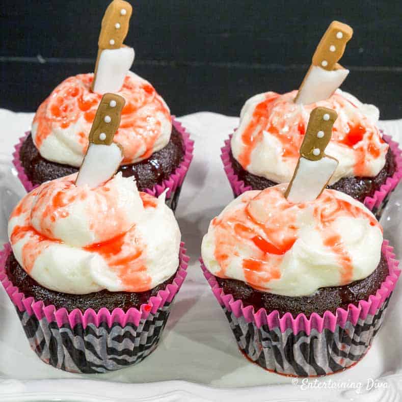 bloody knife Halloween cupcakes