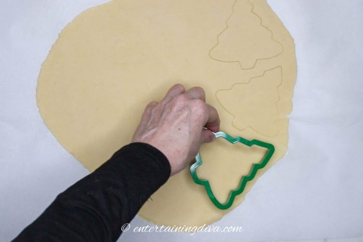 How to cut out Christmas tree cookies