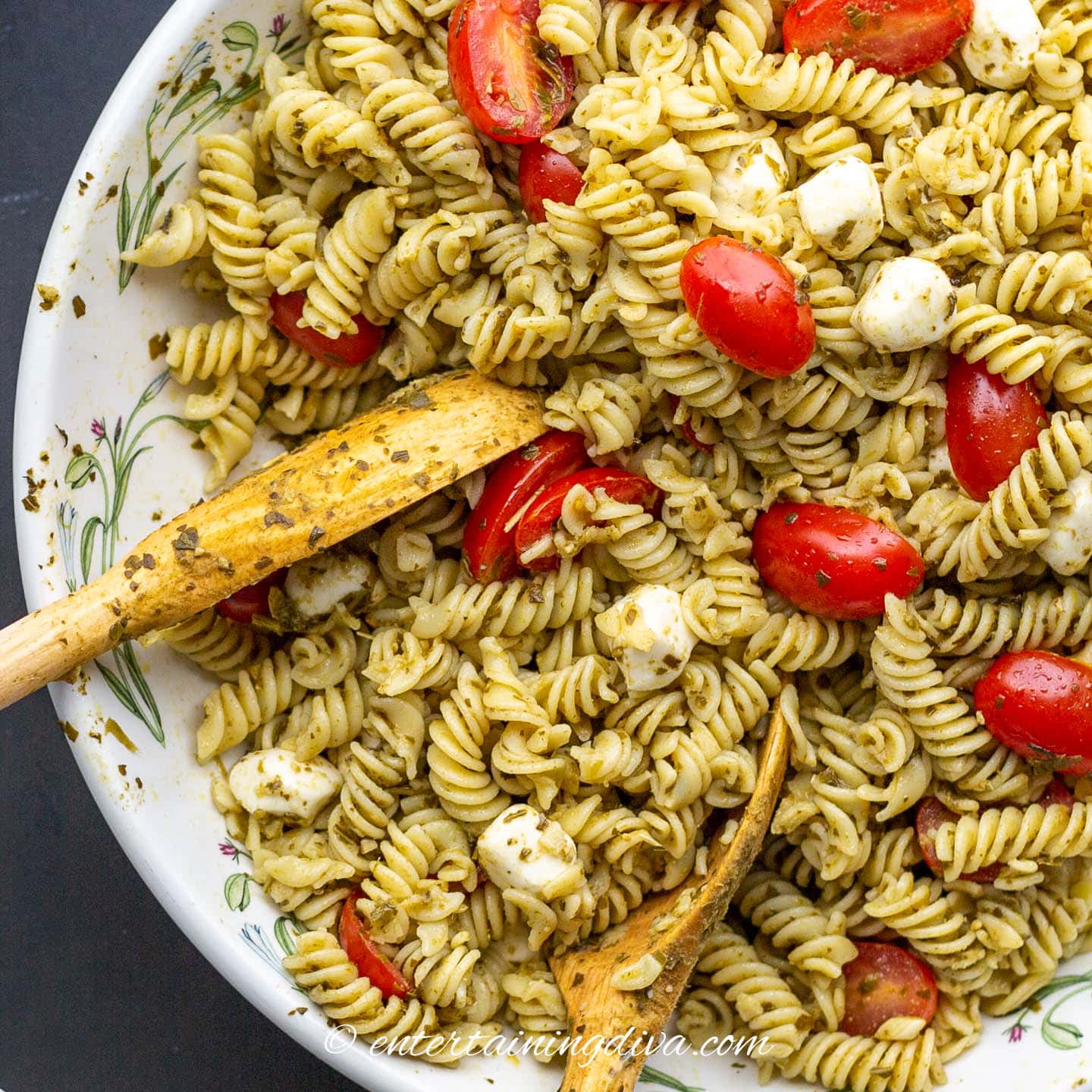 4 ingredient pasta salad with grape tomatoes, mozzarella and pesto