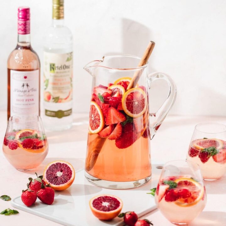 strawberry sangria with rose wine