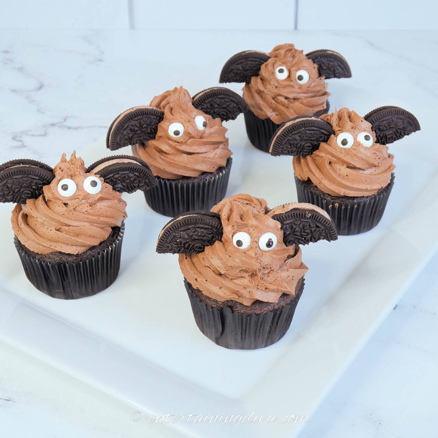 Bat Halloween cupcakes