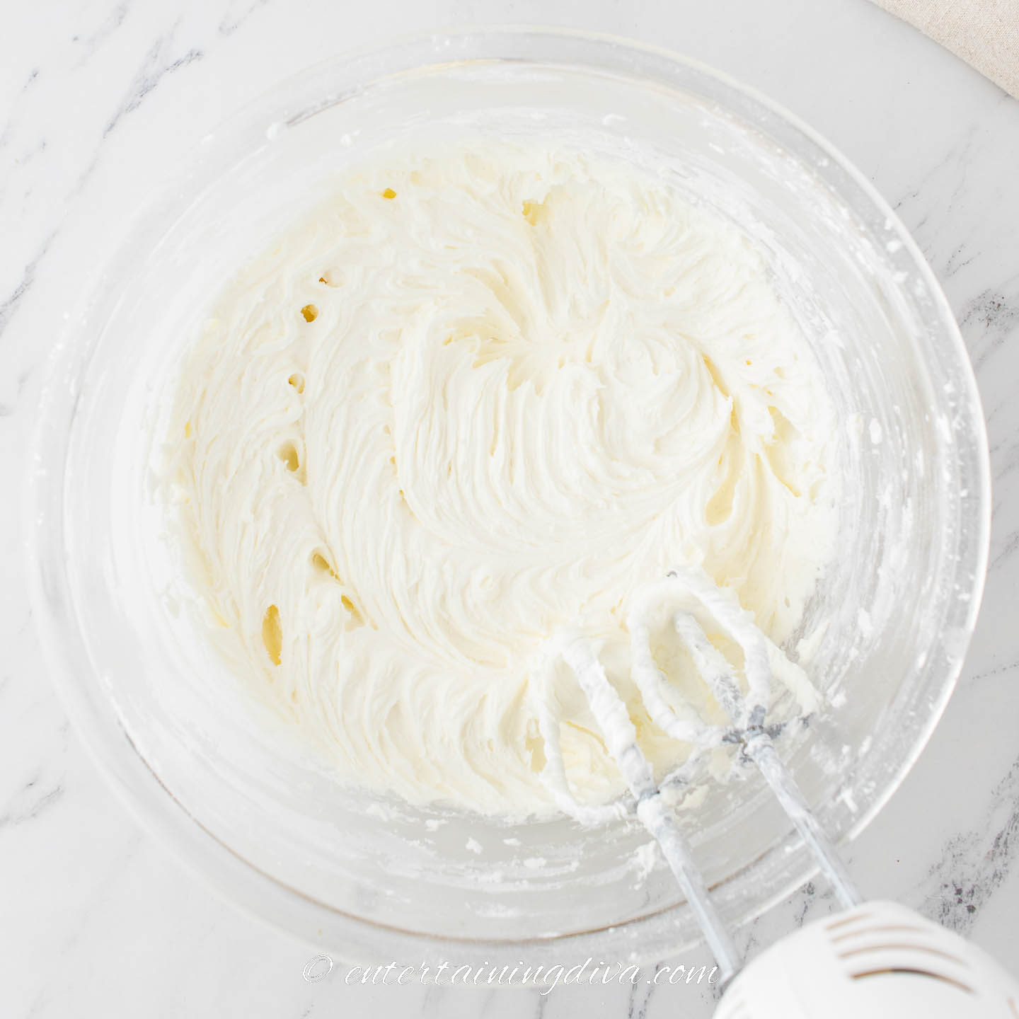white chocolate buttercream icing in a bowl