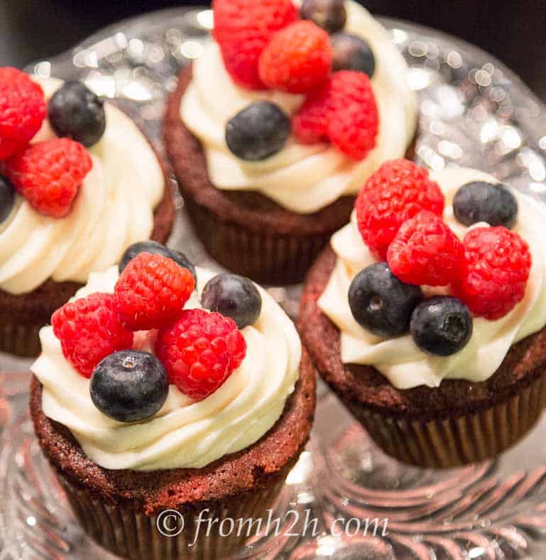 Red Velvet Cupcakes With Cream Cheese Icing and Berries