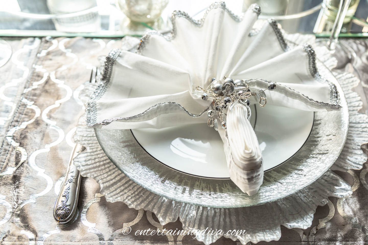 Alternate silver and white plates | Silver and White Winter Table Setting