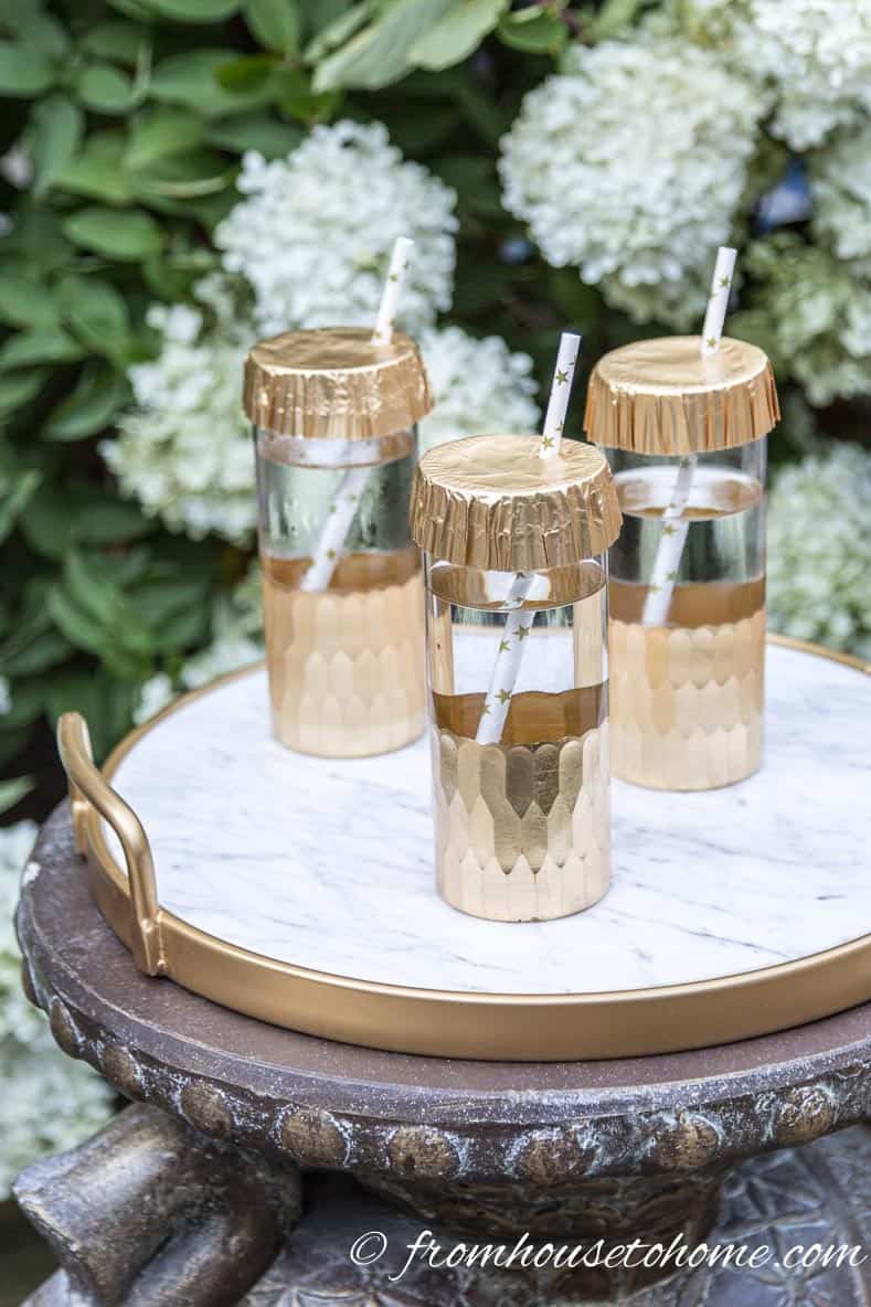 10 Creative Summer Party Ideas for easy entertaining | If you don't have a lot of time to spend decorating your backyard, these creative summer party ideas are fast and easy to do but still look beautiful.