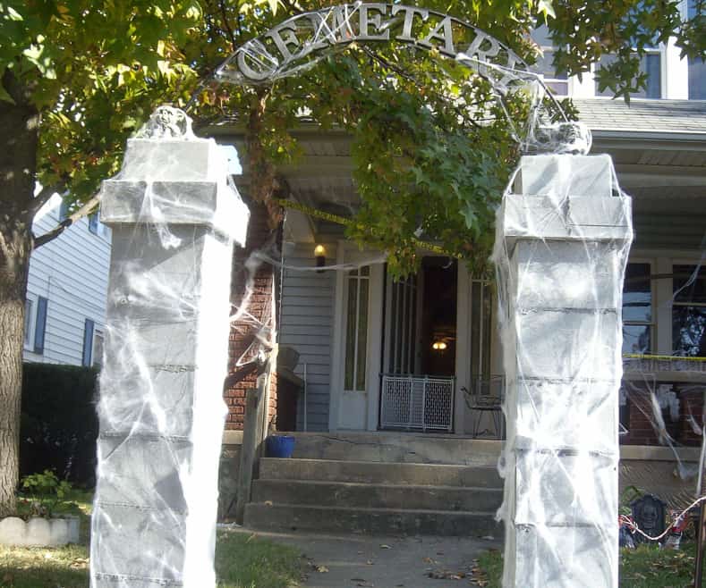 DIY Halloween cemetery archway entrance, via instructables.com