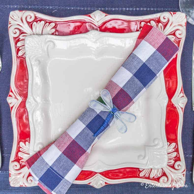 Easy Patriotic 4th of July Table Decorations