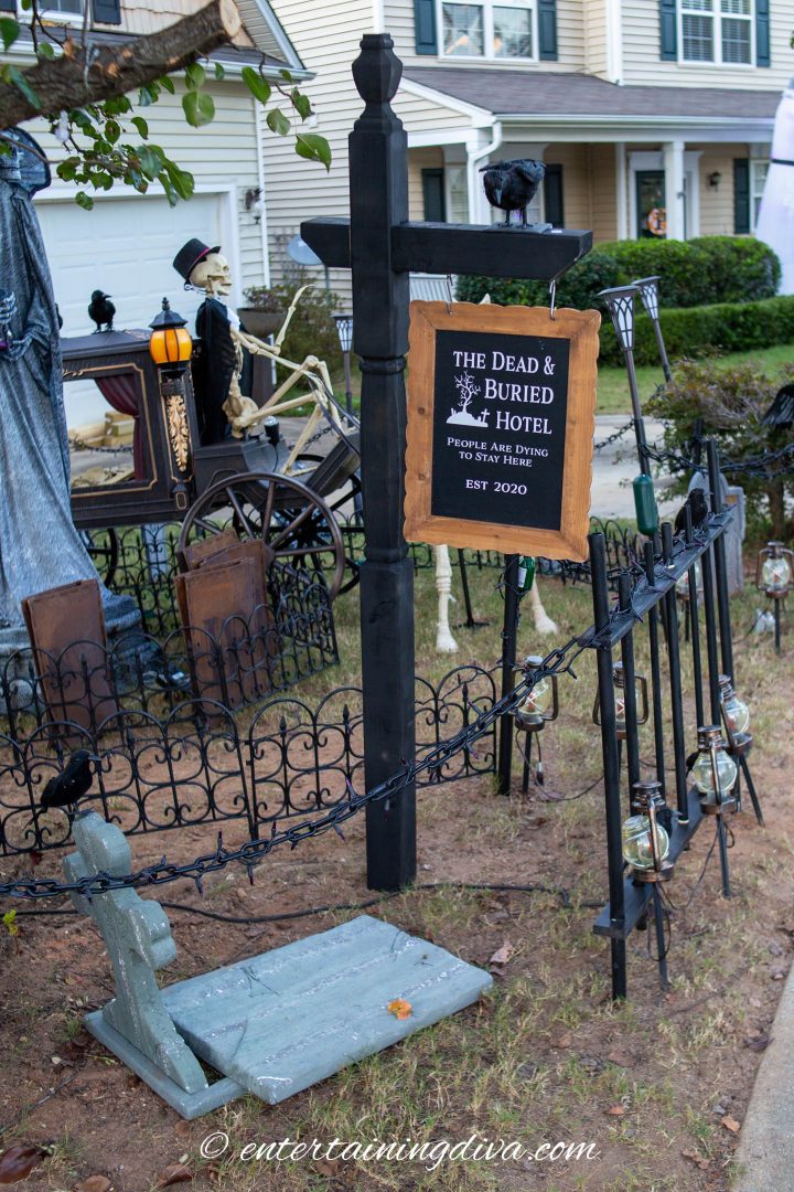 Dead & Buried Halloween haunted hotel sign