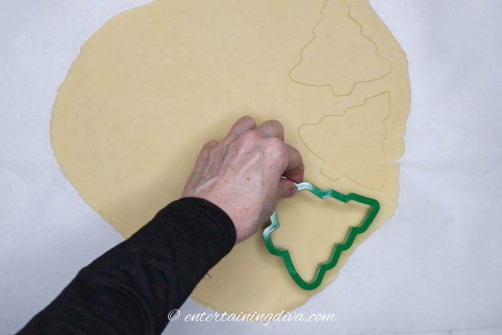 How to cut out Christmas tree cookies