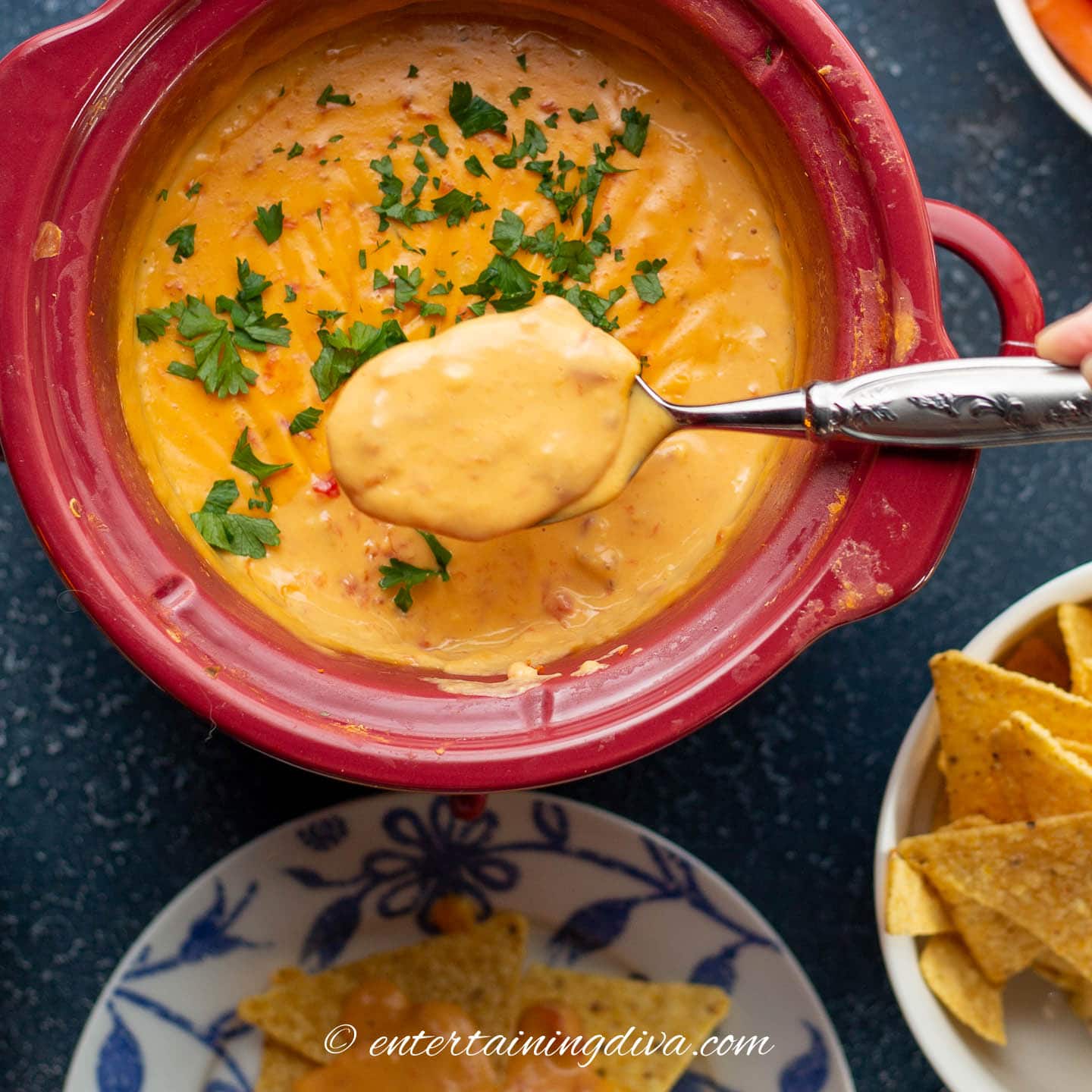 Easy Crockpot Velveeta Rotel Cheese Dip