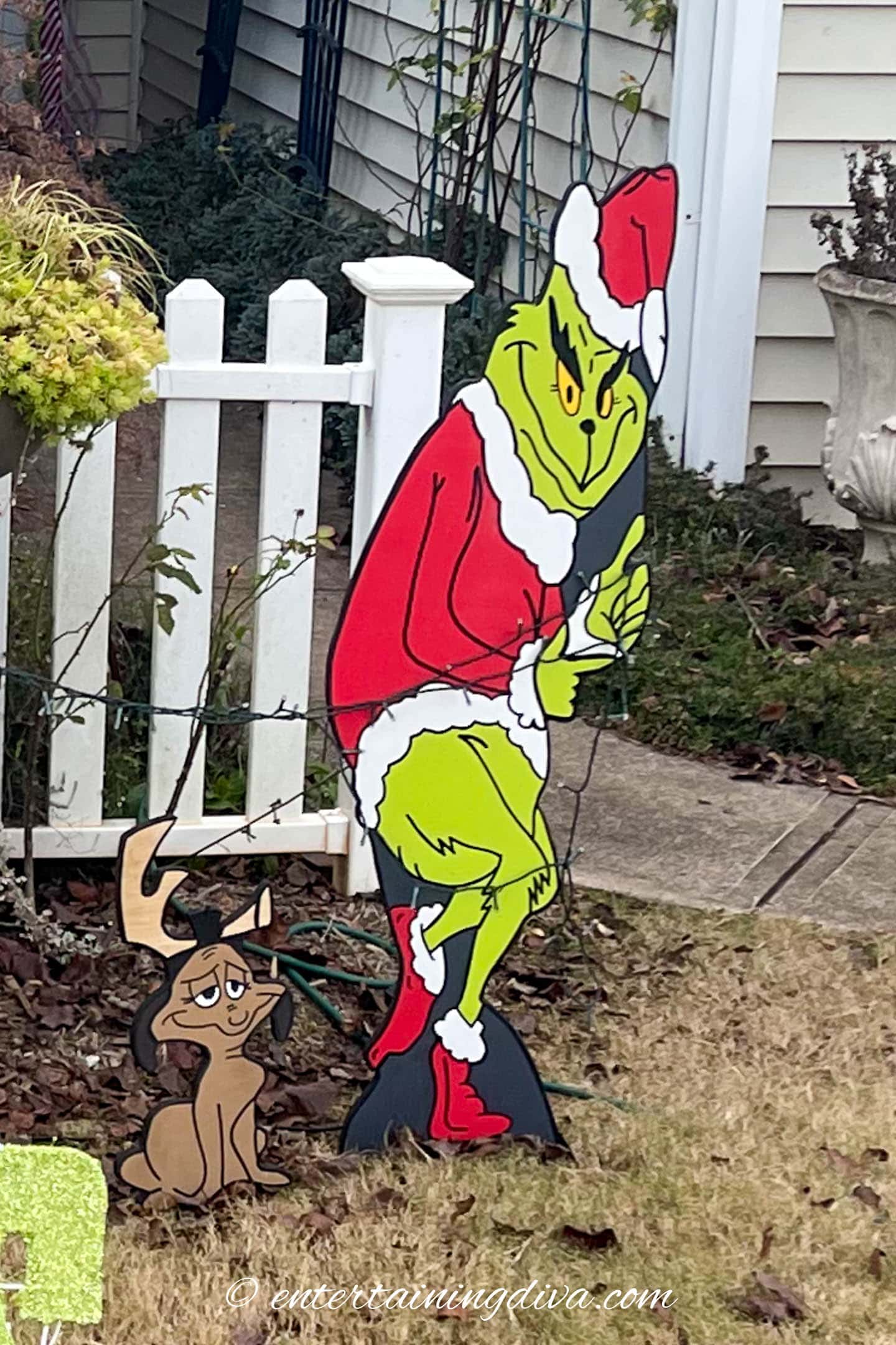 Grinch stealing lights during the day