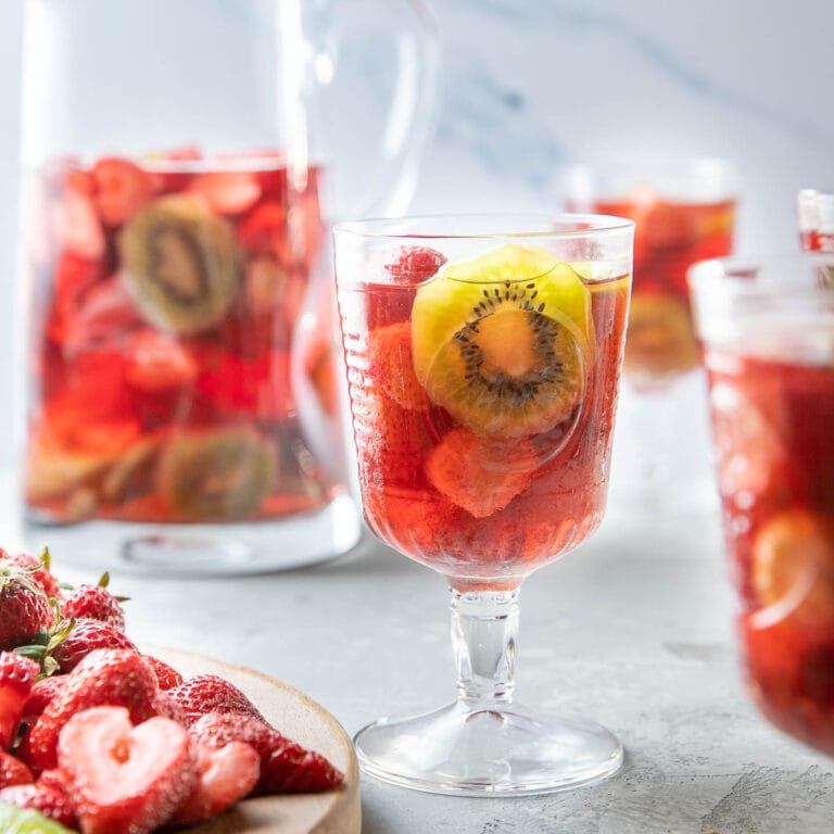 Strawberry Kiwi Sangria (With Rosé Wine And Vodka)