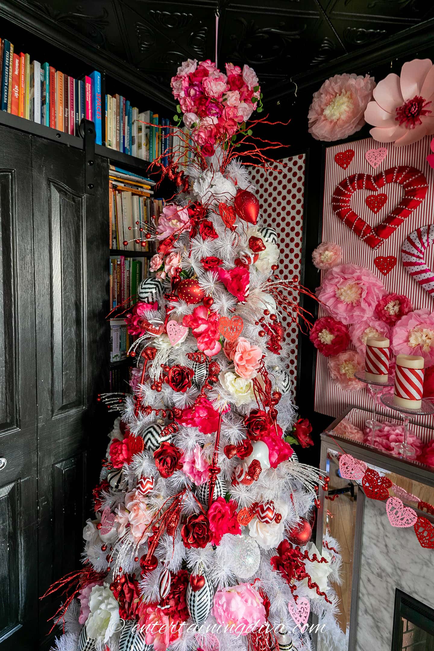 Hearts and roses Valentine's Day tree