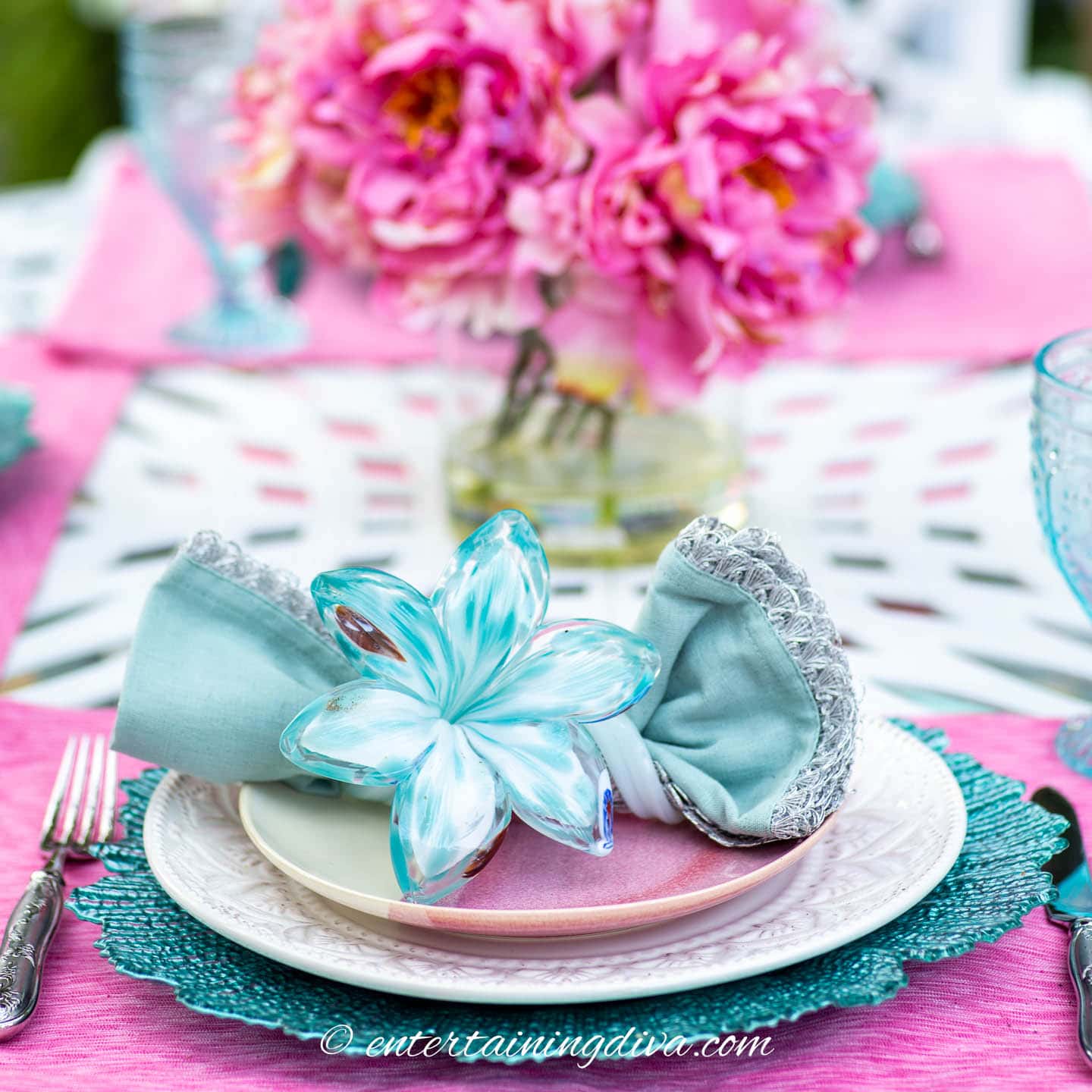 Fuchsia Pink And Teal Summer Tablescape