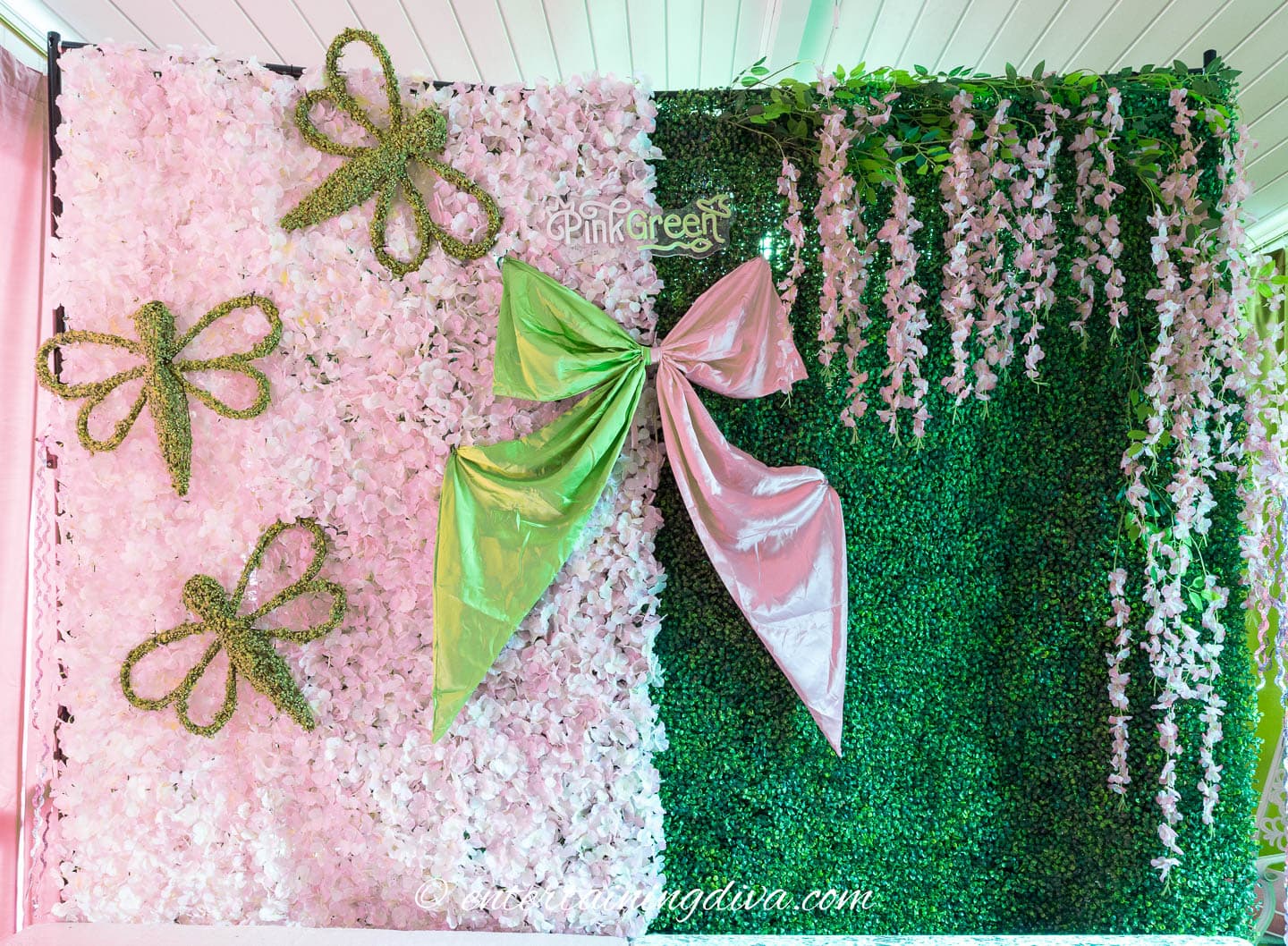 the dessert table backdrop