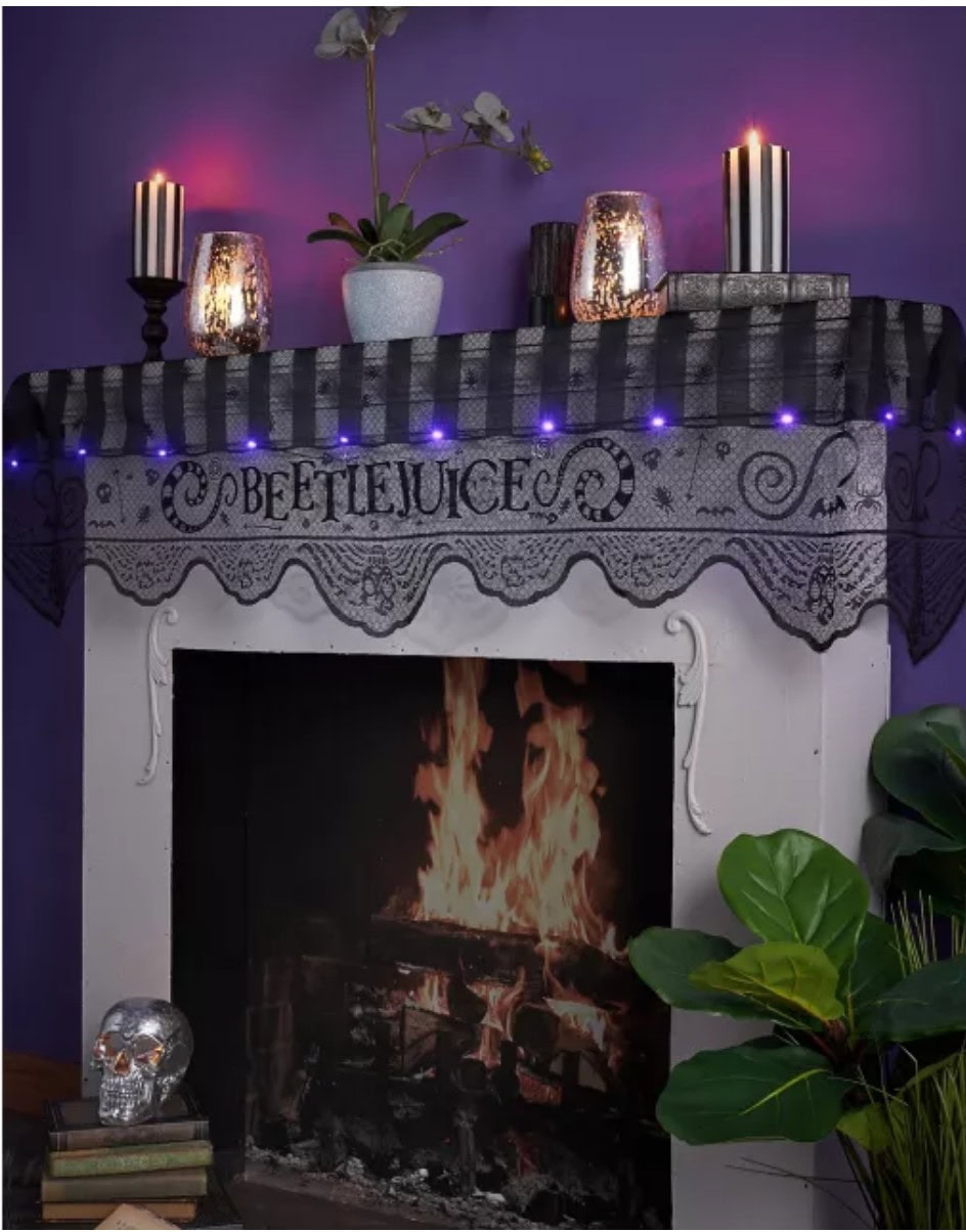 Beetlejuice mantel scarf