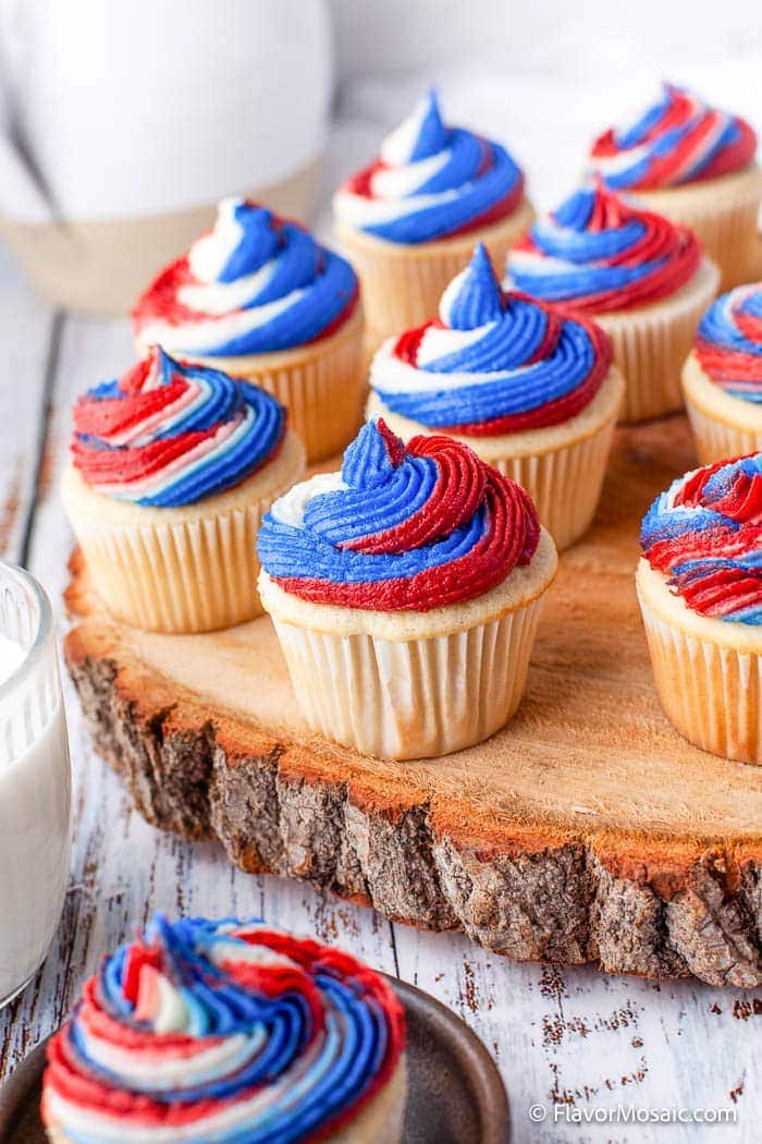 4th of july white chocolate cupcakes
