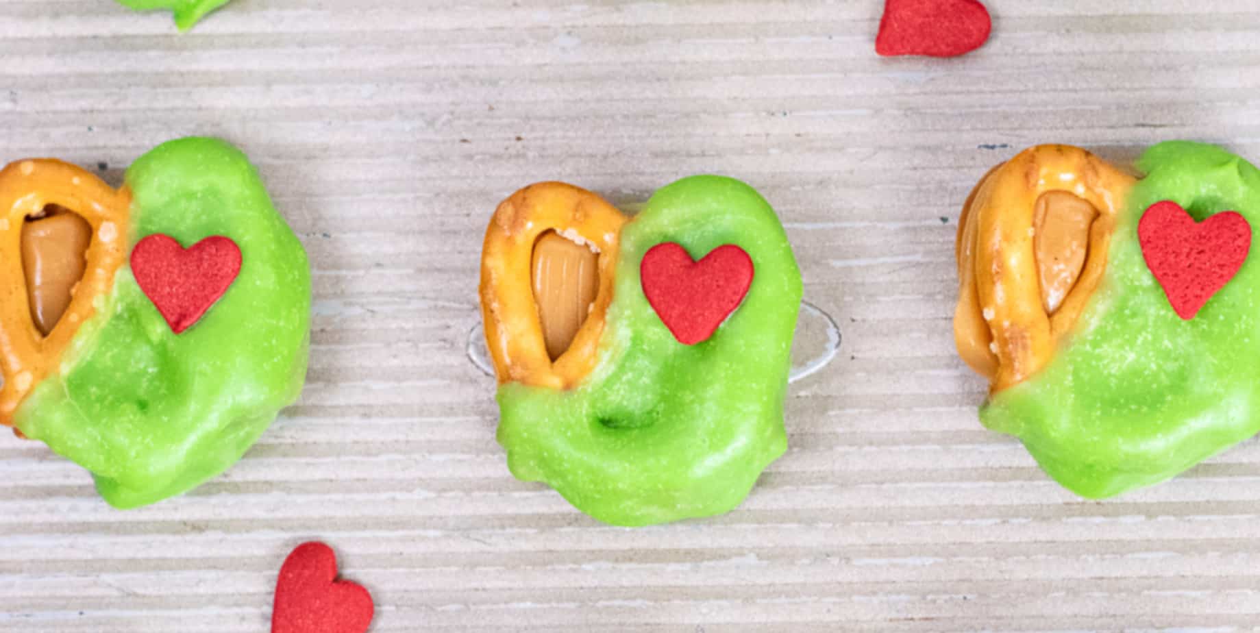 grinch pretzel bites