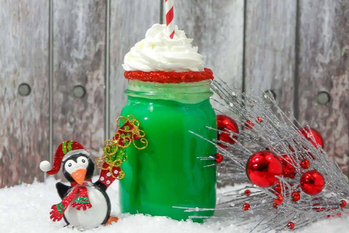 grinch peppermint hot chocolate