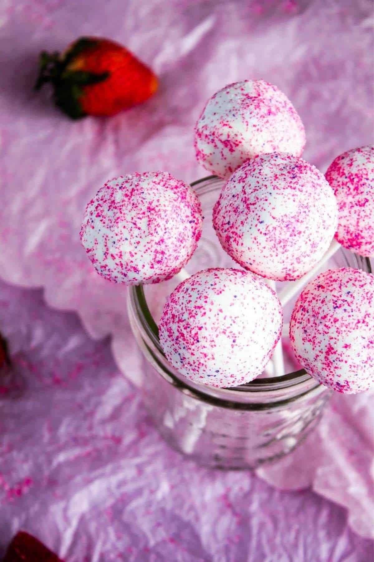 strawberry cake pops