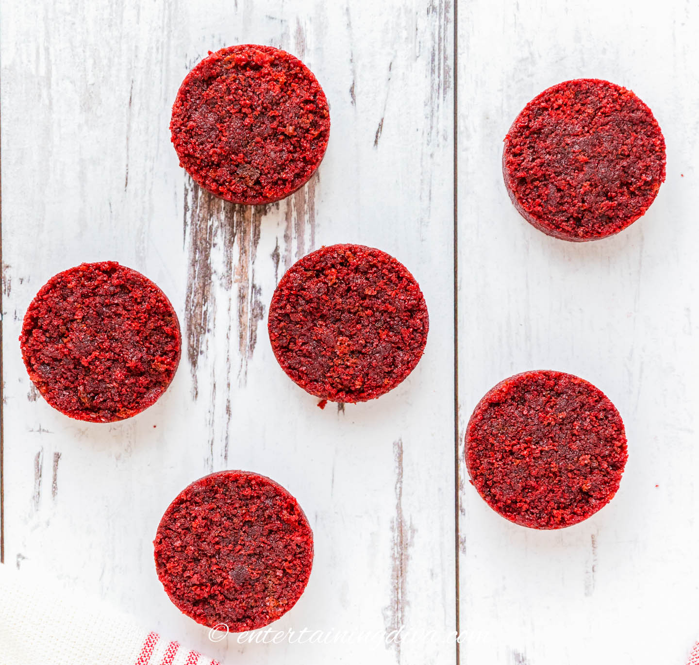 red velvet cake pucks