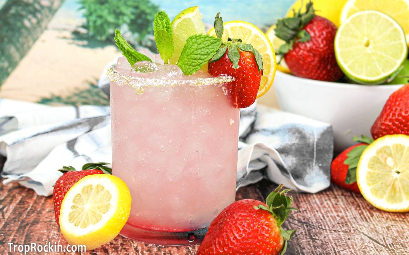 Strawberry lemonade margarita