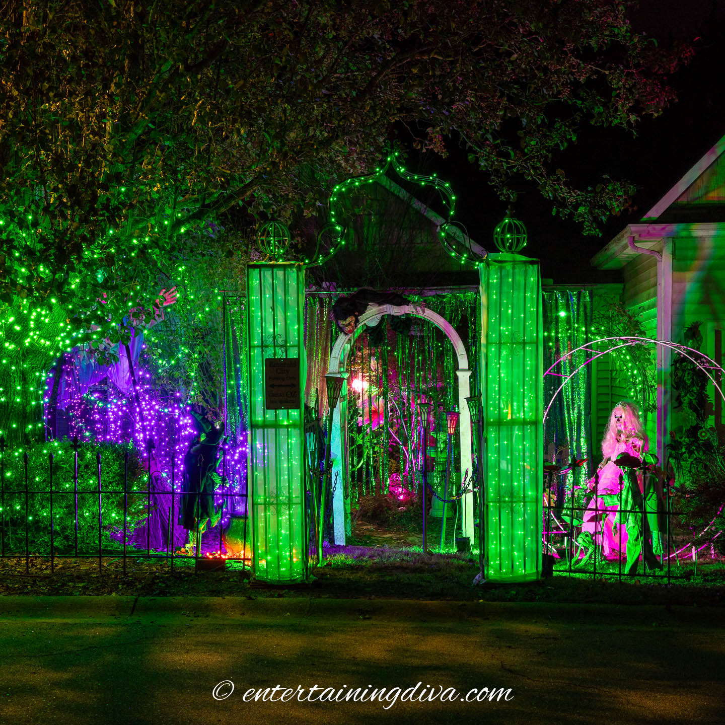 Wicked Halloween Outdoor Decor Ideas