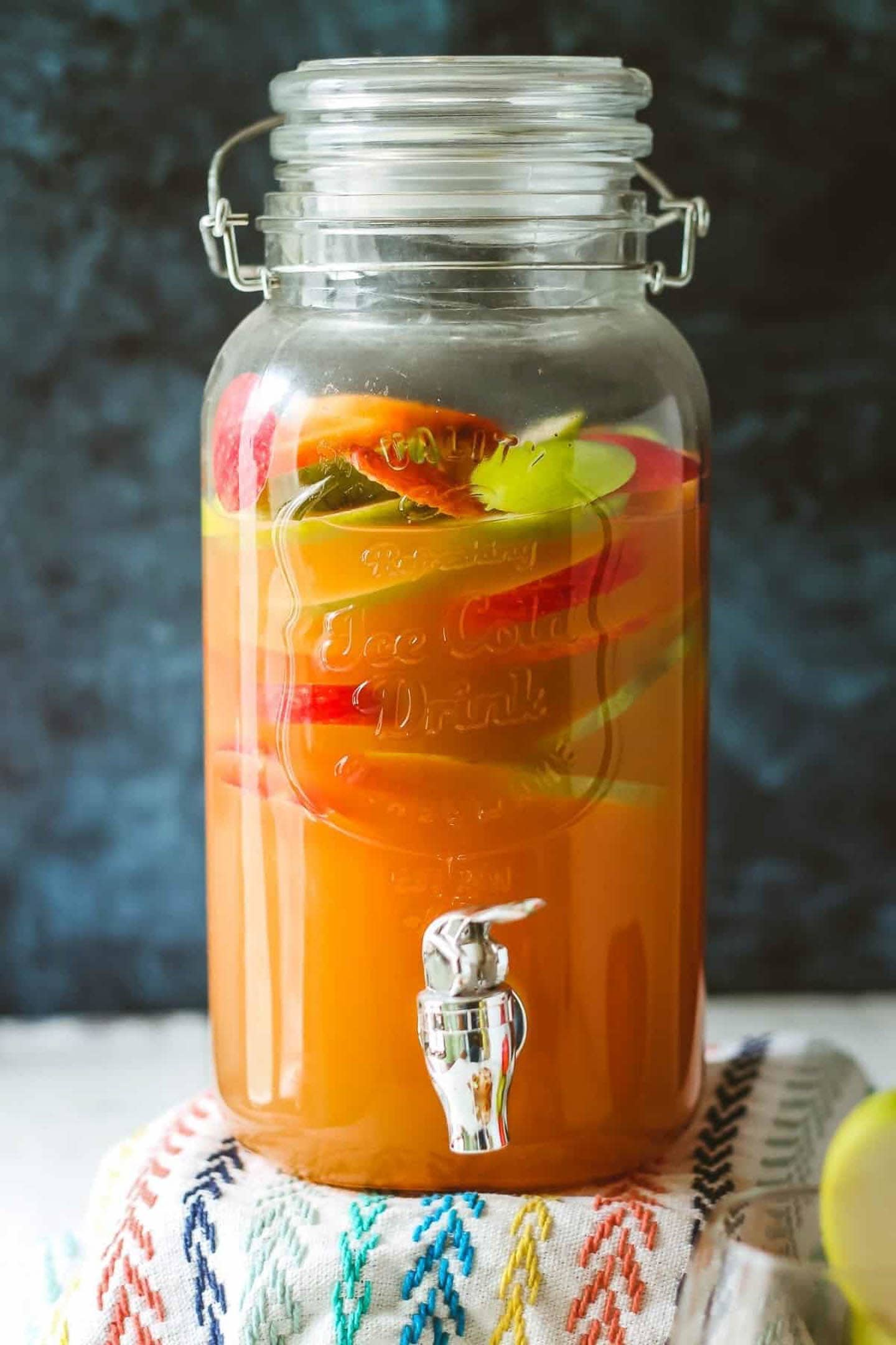 easy caramel apple sangria