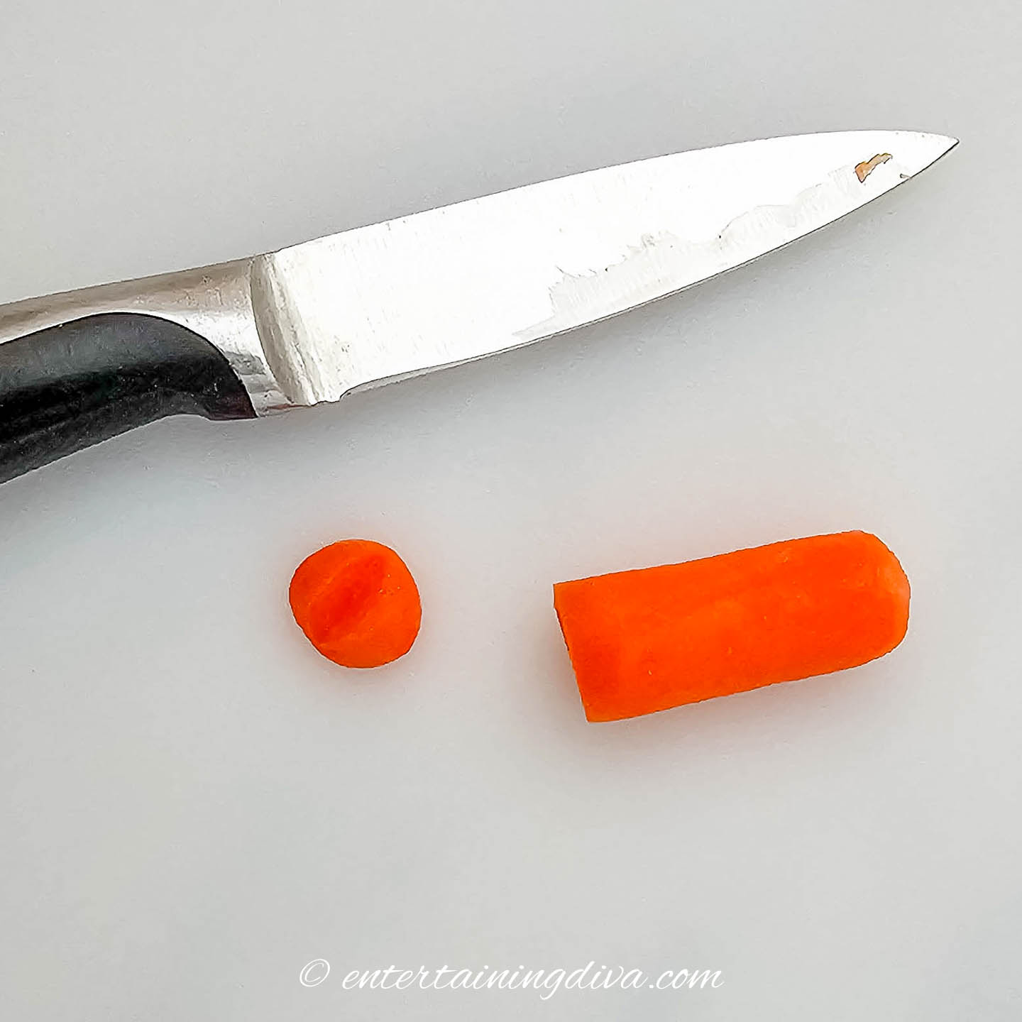 The turkey beak cut from a piece of carrot